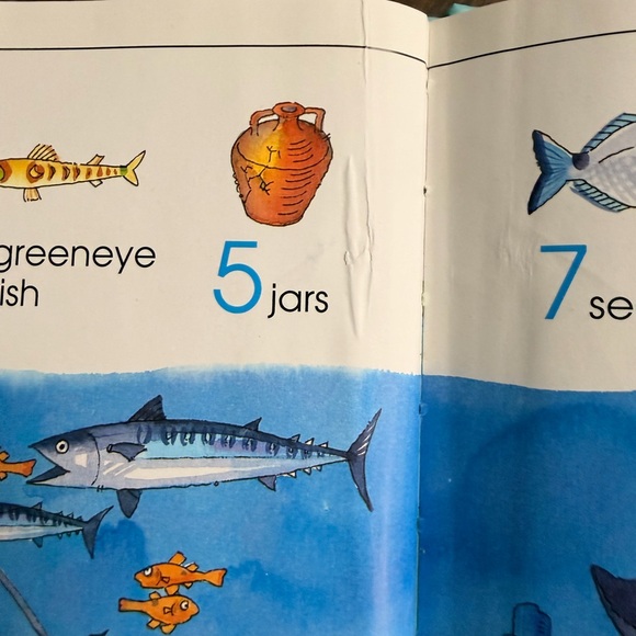 Usborne 1001 Things to Spot in the Sea Book - Picture 4 of 5